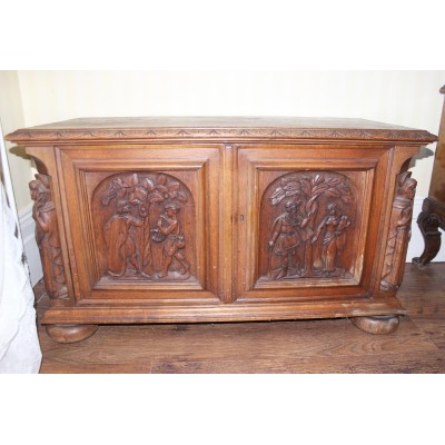 Antique oak chest of drawers