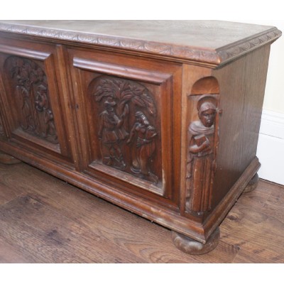 Antique oak chest of drawers