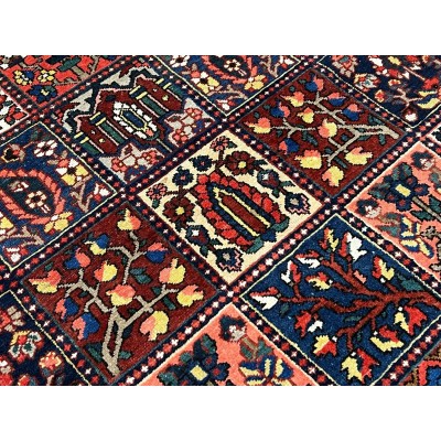 Hand-knotted Fields Bakhtiar Persian rug