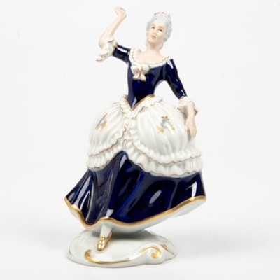 Royal Dux kolekcinė statulėlė