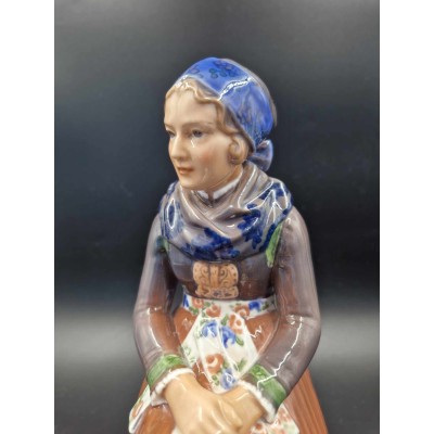 Kolekcinė Dahl Jensen porcelianinė statulėlė  "Amager Girl"