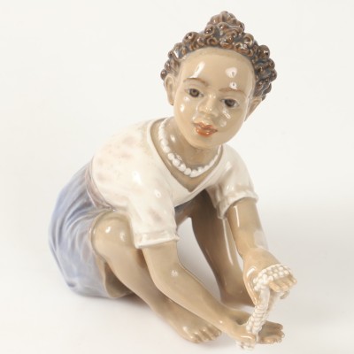 Dahl Jensen porcelain figurine "Pearl Seller"