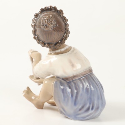 Dahl Jensen porcelain figurine "Pearl Seller"