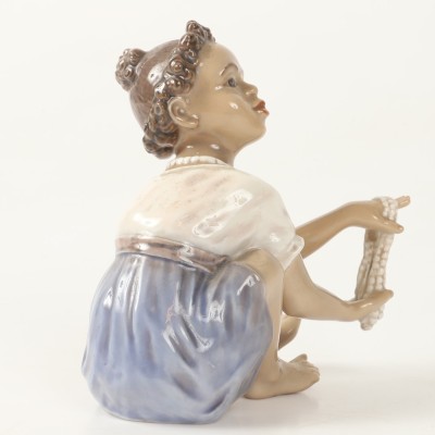 Dahl Jensen porcelain figurine "Pearl Seller"