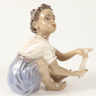 Dahl Jensen porcelain figurine "Pearl Seller"