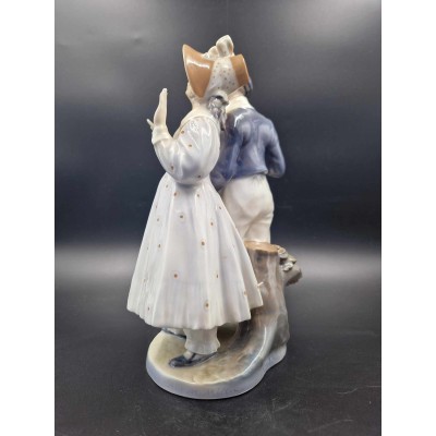 Collectible porcelain figurine Hans and Trinė.