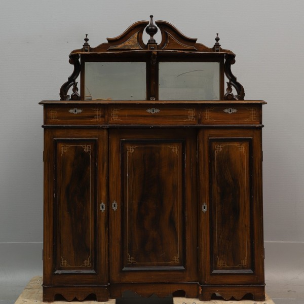 New Renaissance style chest of drawers