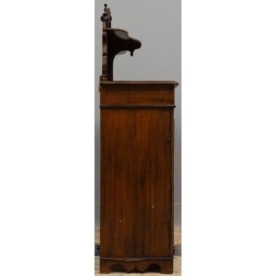 New Renaissance style chest of drawers